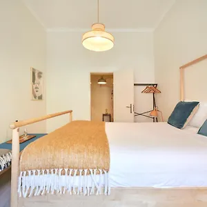  Apartamento Charming 3br W/ Patio, By Timecooler
